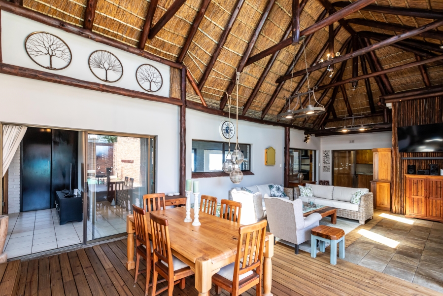 5 Bedroom Property for Sale in Kidds Beach Eastern Cape